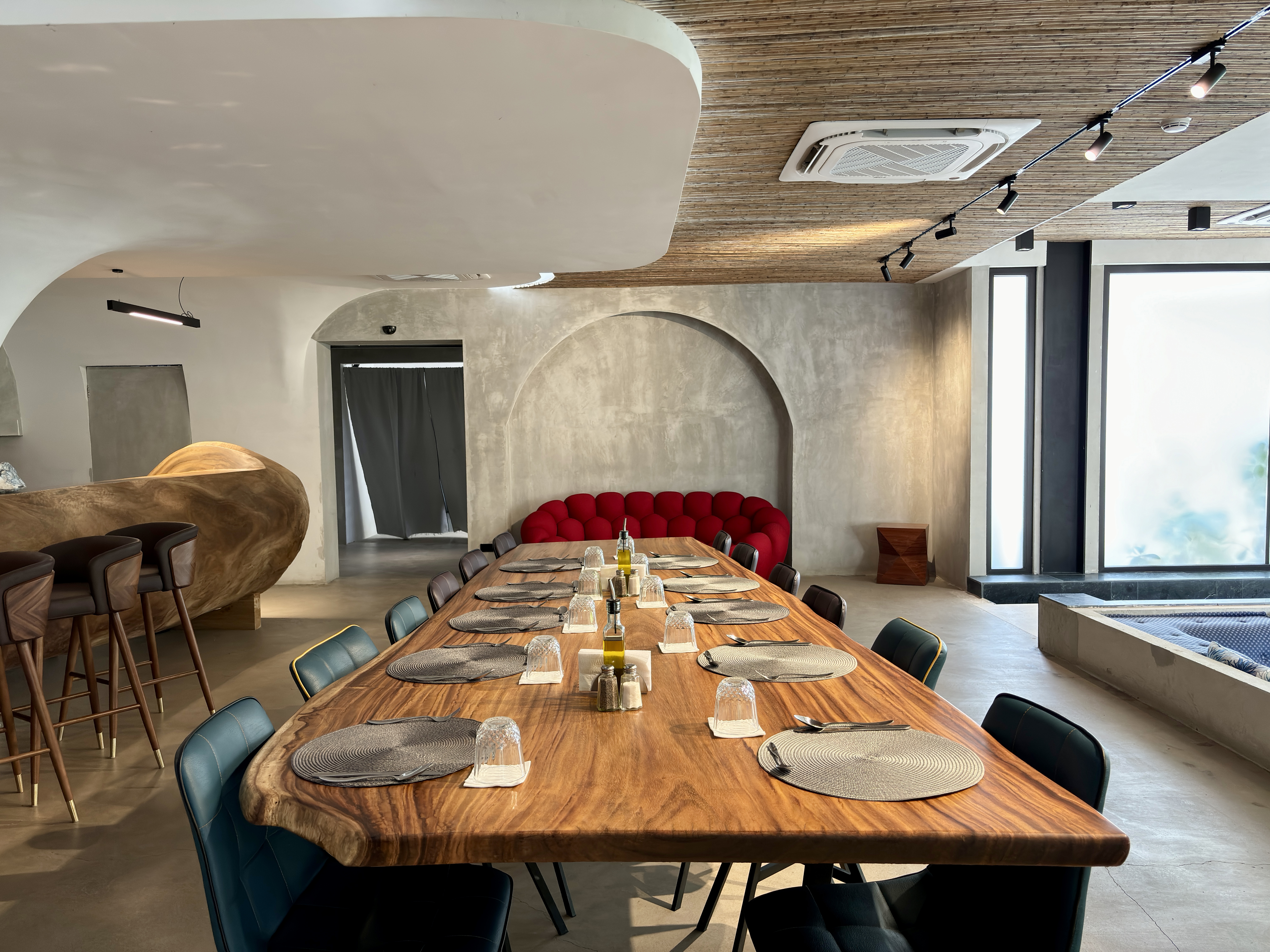 Penthouse dining table