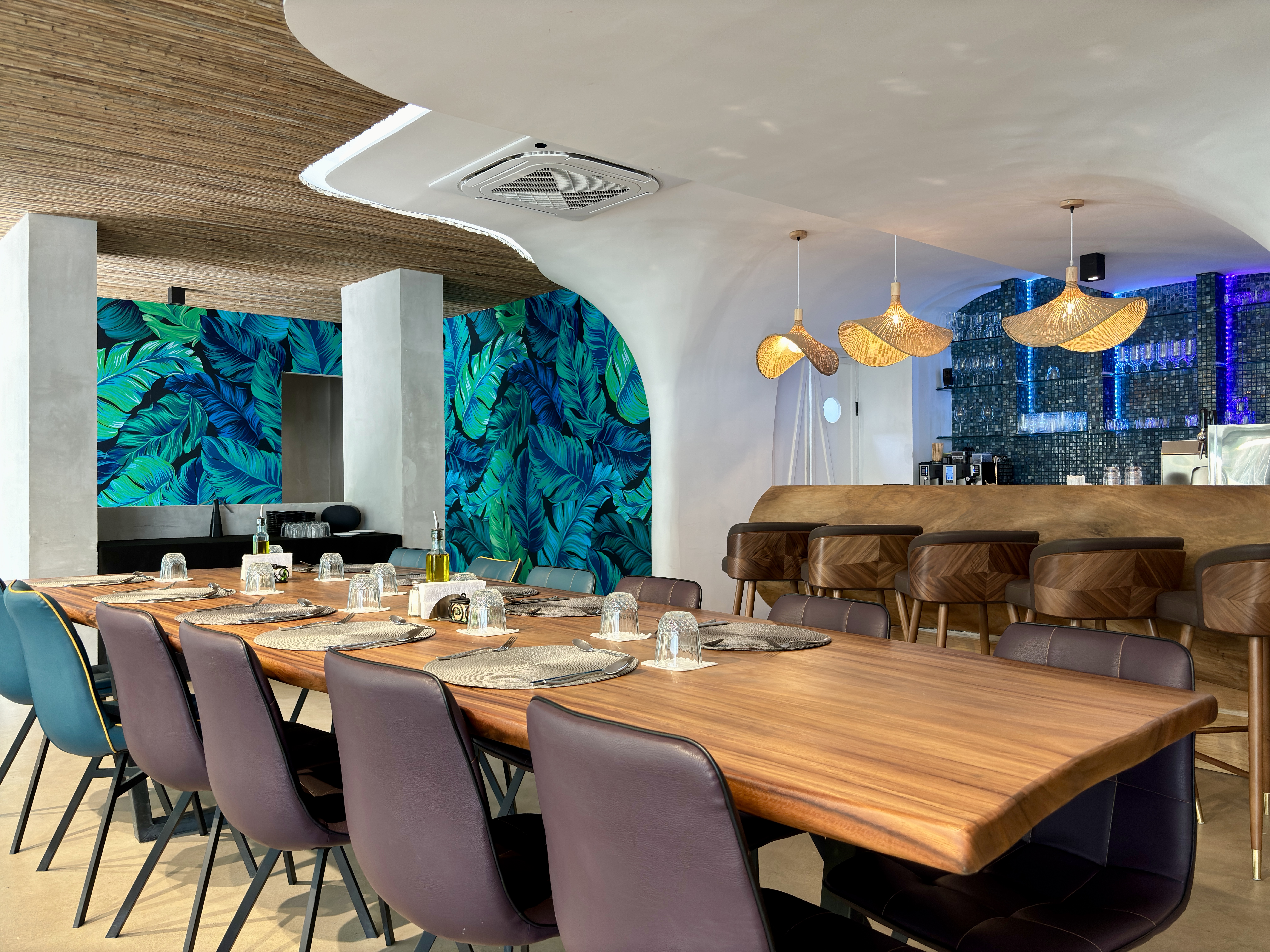 Restaurant dining