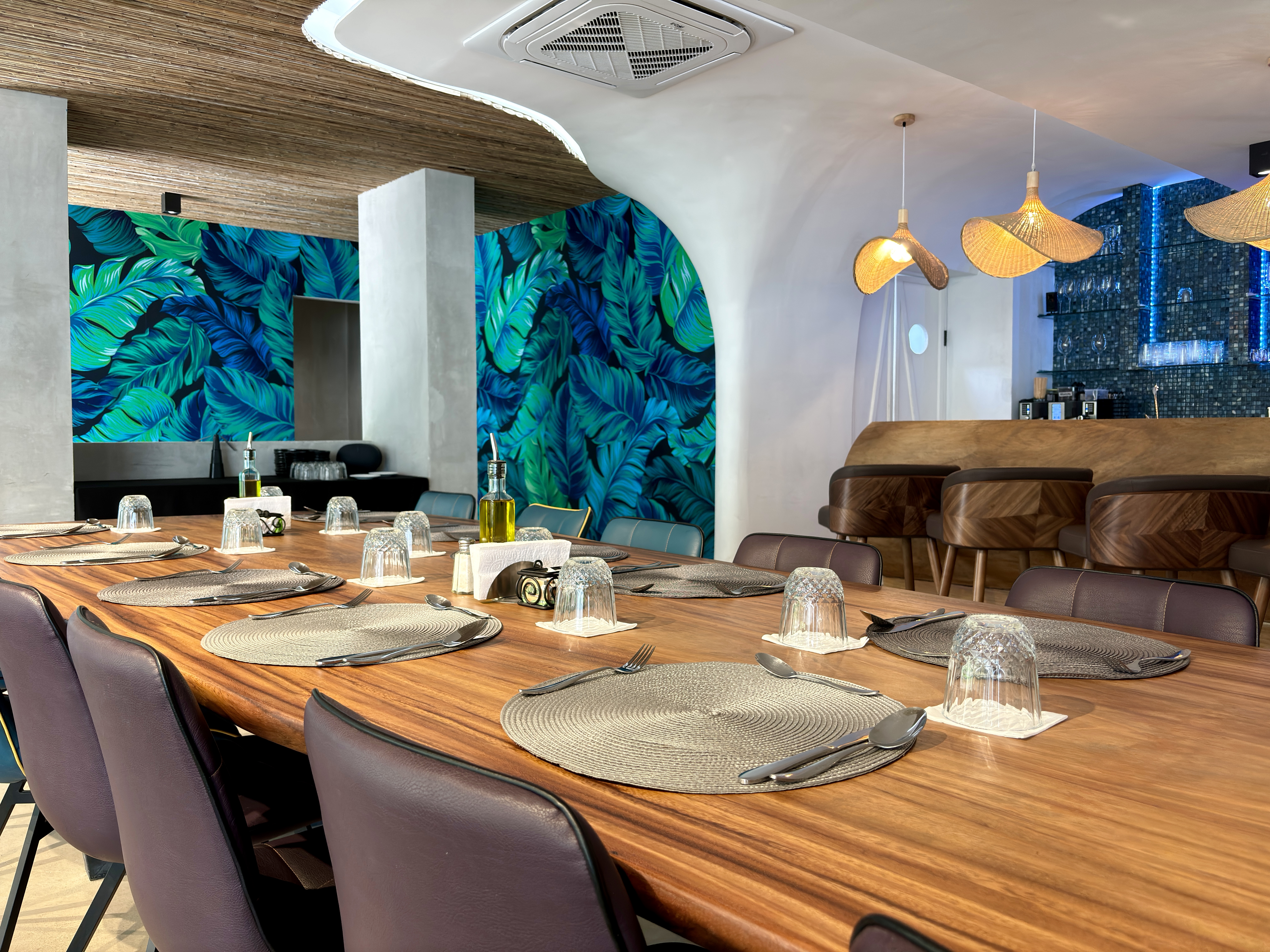 Restaurant dining detail