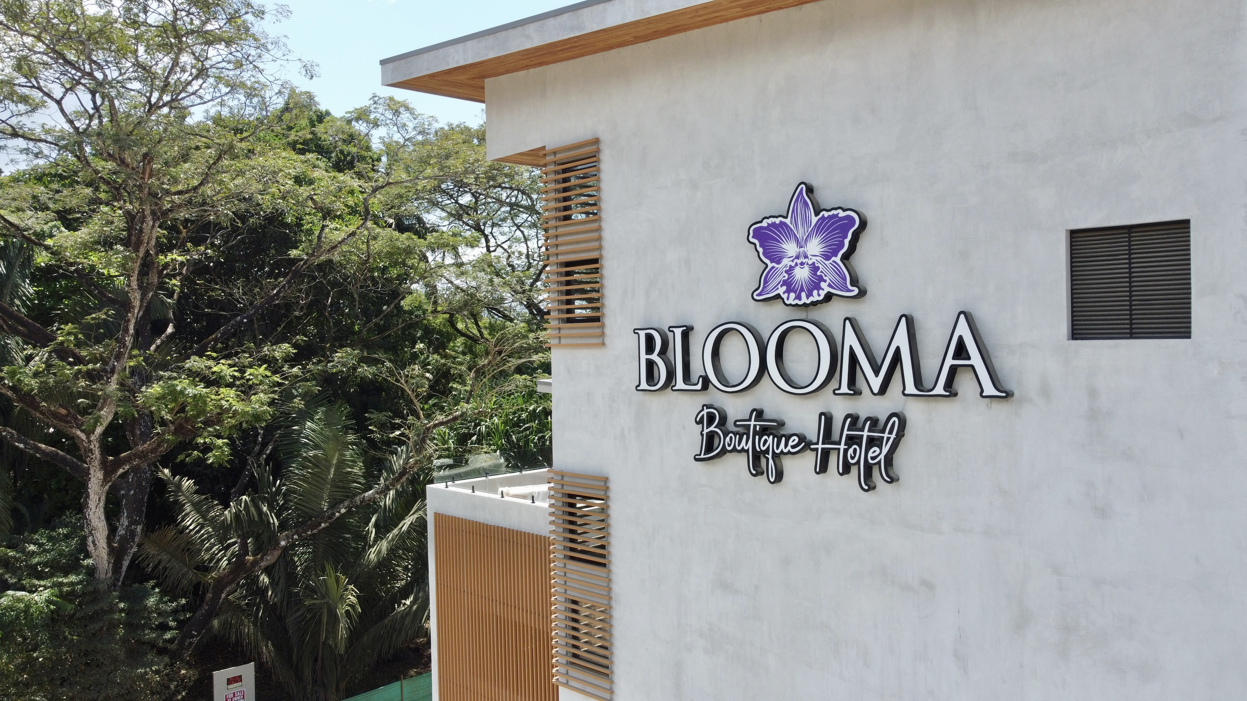 Blooma Boutique Hotel signage